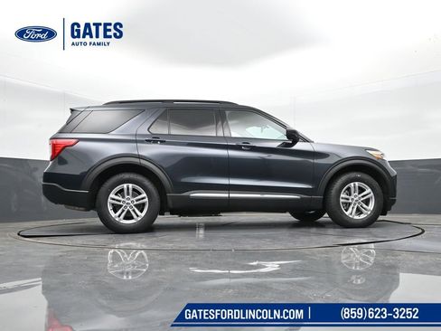Used 2022 Ford Explorer XLT w/ Equipment Group 202A AWD/4WD image 44