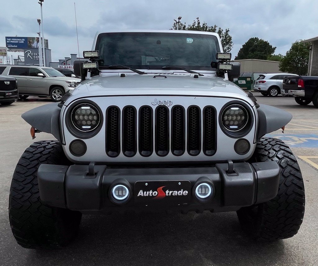 Used 2010 Jeep Wrangler Unlimited Rubicon AWD/4WD image 7