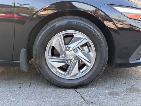 Used 2024 Hyundai Elantra SE image 45