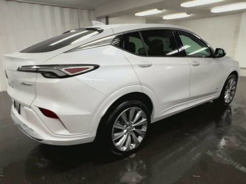 Certified 2024 Buick Envista Avenir image 8