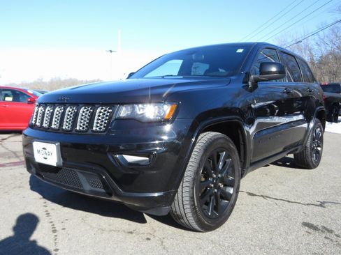 Used 2020 Jeep Grand Cherokee Altitude image 1