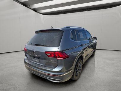 Used 2022 Volkswagen Tiguan SE w/ Panoramic Sunroof Package