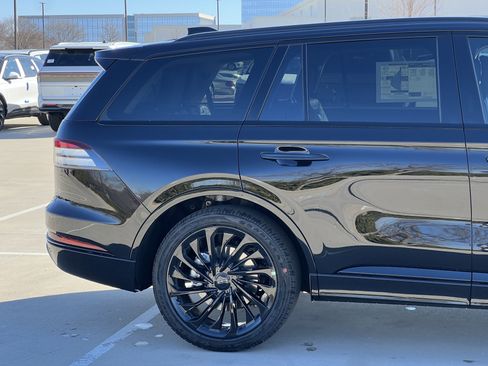 New 2026 Lincoln Aviator Reserve image 11