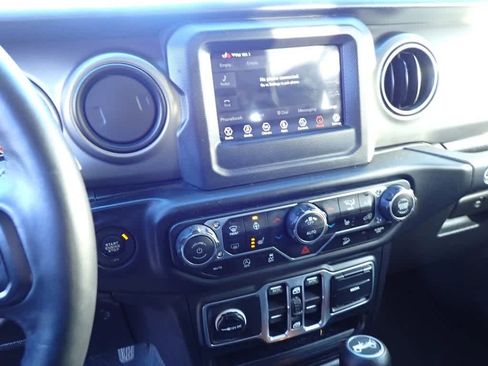 Used 2018 Jeep Wrangler Unlimited Sport S image 12