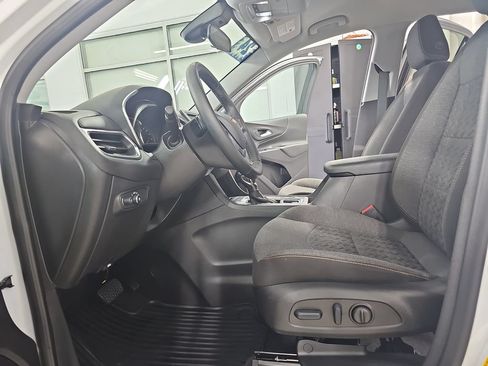 Certified 2024 Chevrolet Equinox LT FWD image 19