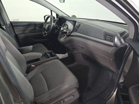 Used 2018 Honda Odyssey EX image 11