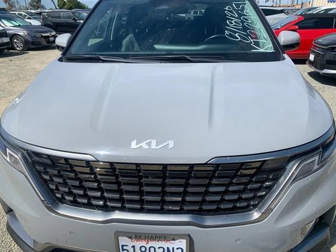 Used 2023 Kia Carnival SX FWD image 3