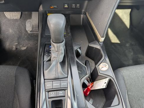 Used 2025 Toyota Camry LE FWD image 14