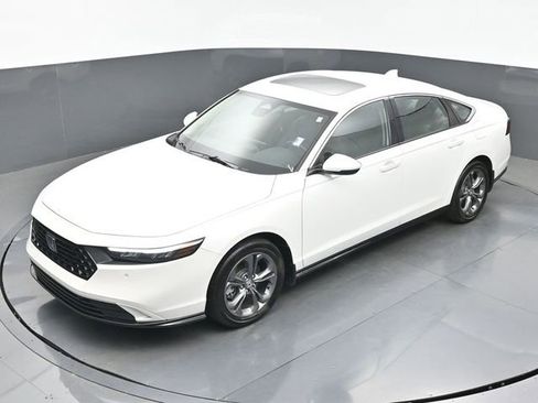 Used 2023 Honda Accord EX-L image 29