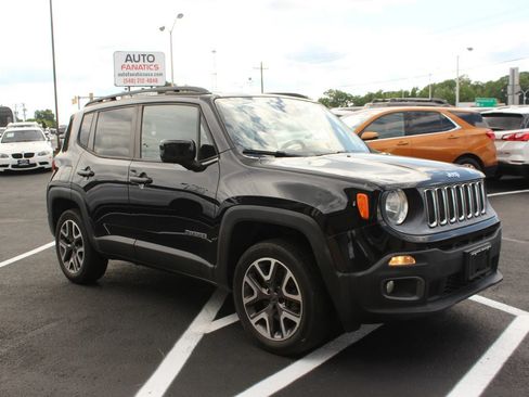 Used 2015 Jeep Renegade Latitude w/ Popular Equipment Group AWD/4WD image 11