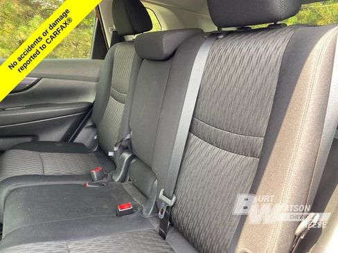 Used 2020 Nissan Rogue S FWD image 19