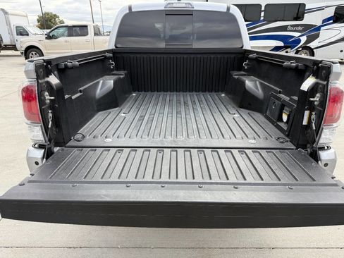 Used 2020 Toyota Tacoma TRD Sport 4x4 4dr Double Cab 5 image 14