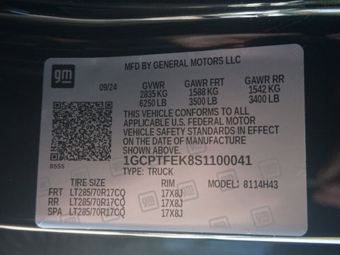 Used 2025 Chevrolet Colorado ZR2 w/ Midnight Edition image 38