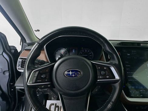 Used 2022 Subaru Outback Touring AWD/4WD image 11