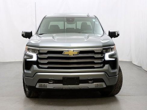 Used 2024 Chevrolet Silverado 1500 High Country w/ Technology Package AWD/4WD image 5