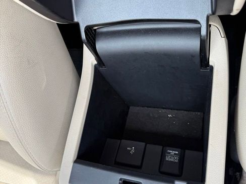 Used 2017 Honda Accord Touring image 19