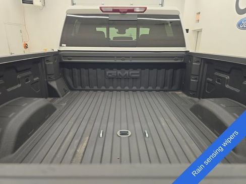 Used 2025 GMC Sierra 2500 AT4 w/ AT4 Premium Plus Package AWD/4WD image 16