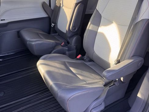 Used 2021 Toyota Sienna XSE image 12