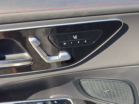 Used 2025 Mercedes-Benz GLC 43 AMG 4MATIC image 27