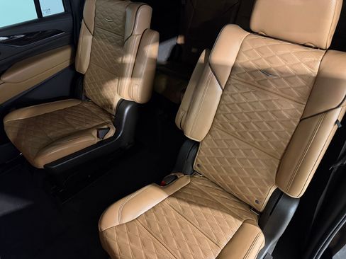 Used 2021 Cadillac Escalade ESV Sport w/ Driver Assist Tech Package RWD image 22