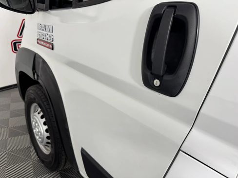 Used 2025 RAM ProMaster 2500 w/ Convenience Group FWD image 24