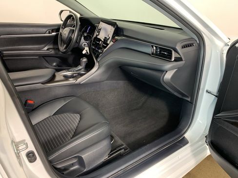 Used 2023 Toyota Camry SE image 37