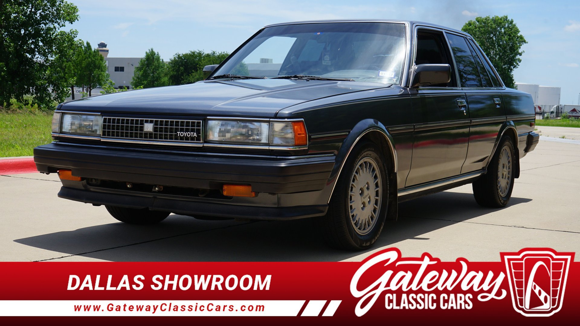Used 1987 Toyota Cressida Sedan RWD image 1