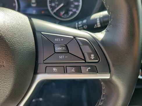 Used 2022 Nissan Sentra SV w/ Lighting Package FWD image 20