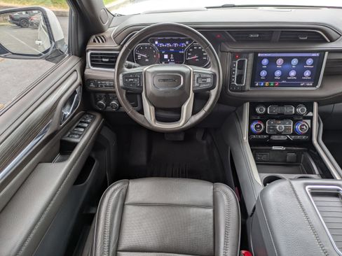 Certified 2021 GMC Yukon Denali w/ Denali Premium Package AWD/4WD image 15