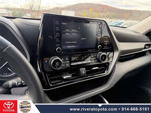 Used 2022 Toyota Highlander XLE image 20