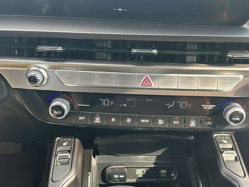 Used 2025 Kia Telluride S FWD image 26