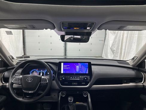 Used 2025 Toyota Grand Highlander AWD image 44