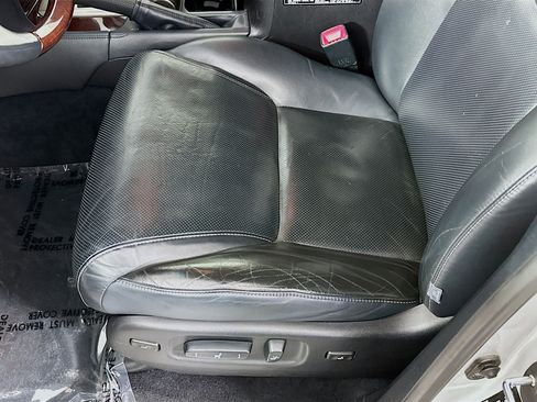 Used 2014 Lexus LX 570 4WD w/ Luxury Package image 20