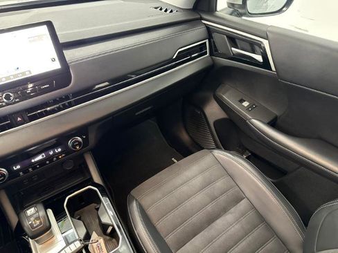 Used 2025 Mitsubishi Outlander SE FWD image 21