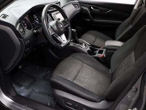 Used 2018 Nissan Rogue SV image 10