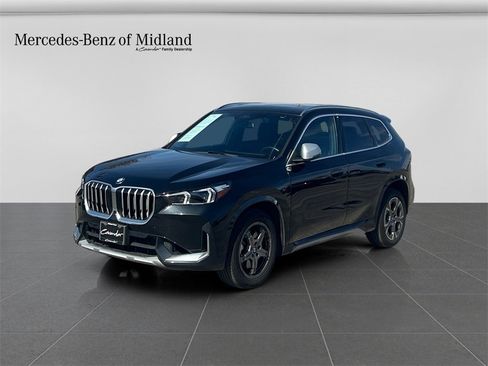 Used 2024 BMW X1 xDrive28i image 3