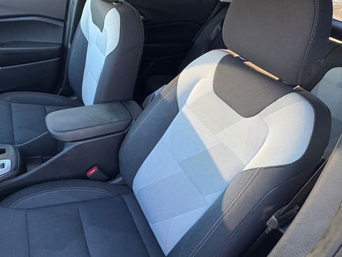 Used 2025 Chevrolet Trax LS image 26