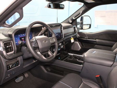 New 2025 Ford F250 Platinum image 2