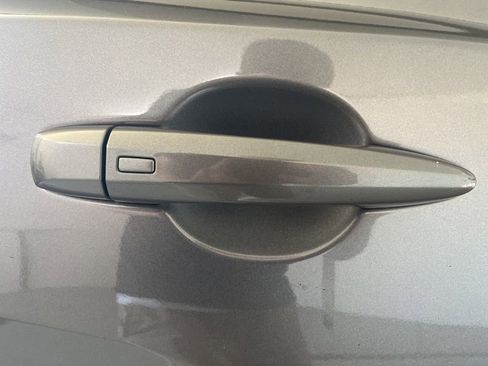 Used 2022 Nissan Rogue SV FWD image 47
