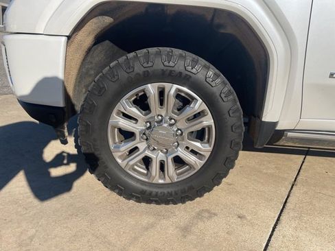 Used 2023 GMC Sierra 2500 Denali w/ Denali Ultimate Package image 4