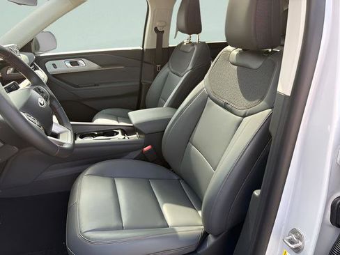 New 2026 Ford Explorer Active w/ Active Comfort Package AWD/4WD image 12