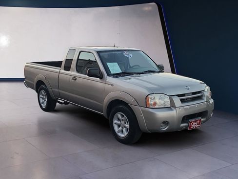 Used 2001 Nissan Frontier XE image 7