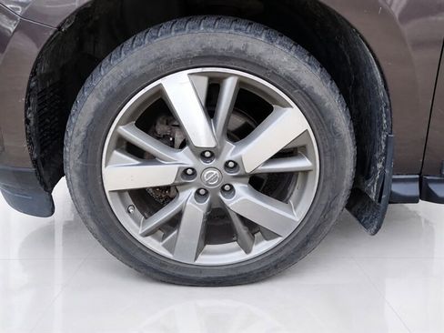 Used 2015 Nissan Pathfinder Platinum w/ Family Entertainment Package AWD/4WD image 32