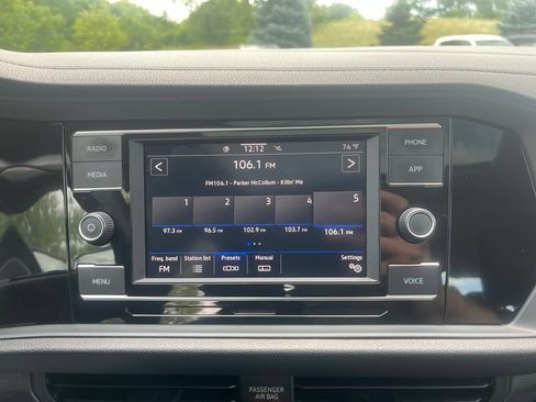 Used 2023 Volkswagen Jetta SE FWD image 17