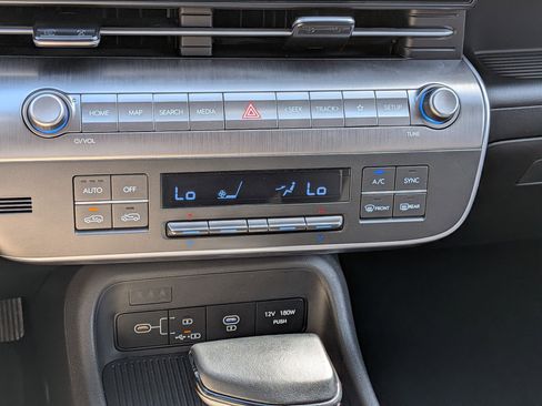 Used 2025 Hyundai Kona SEL FWD image 24