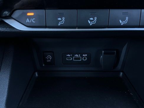 Used 2025 Nissan Sentra SV image 24