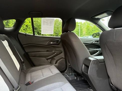 Used 2024 Chevrolet Trax RS w/ Driver Confidence Package FWD image 16