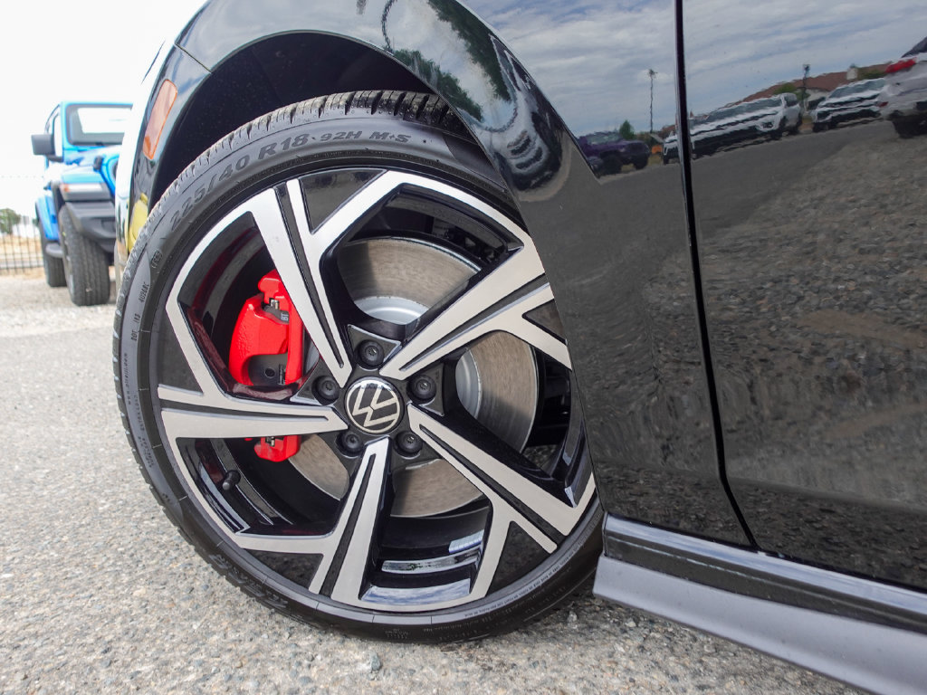 New 2026 Volkswagen GTI SE FWD image 9