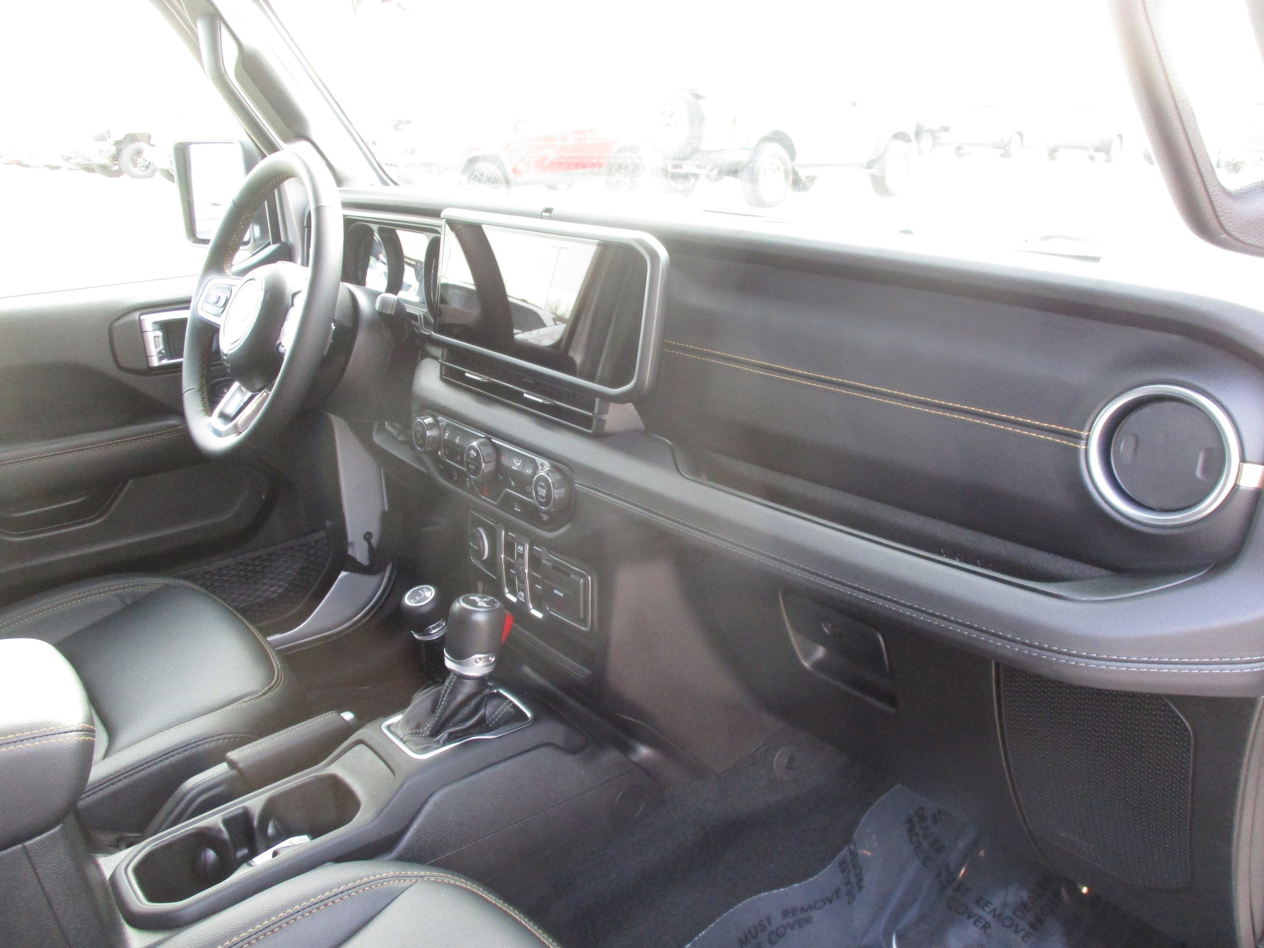 Used 2024 Jeep Wrangler Unlimited Sahara AWD/4WD image 39