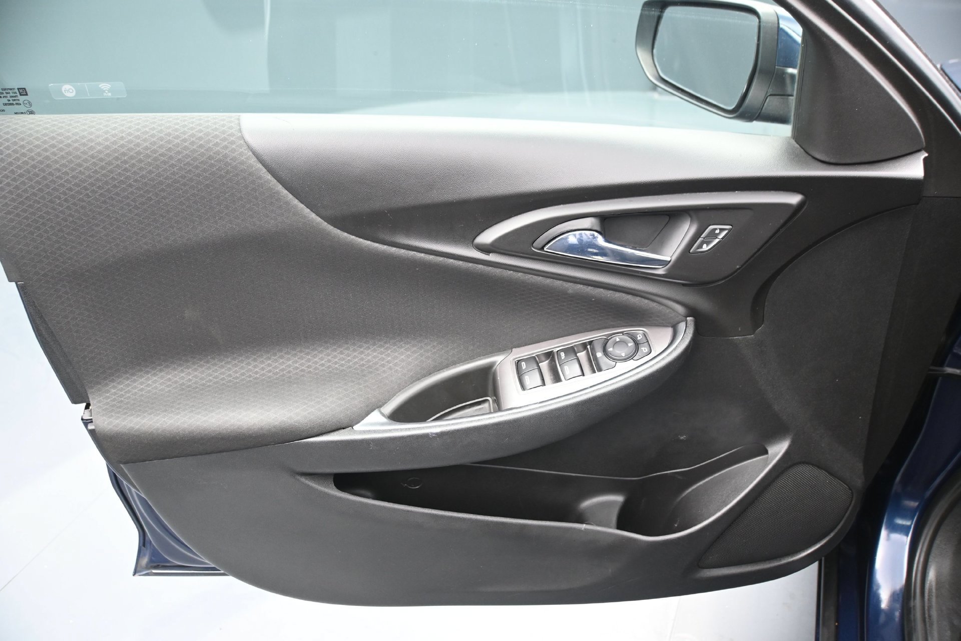 Used 2021 Chevrolet Malibu LT FWD image 16